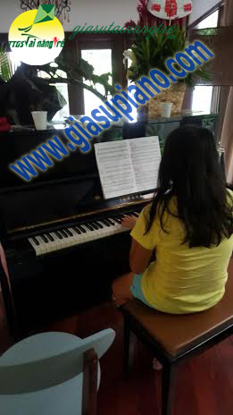 hoc piano tai nha