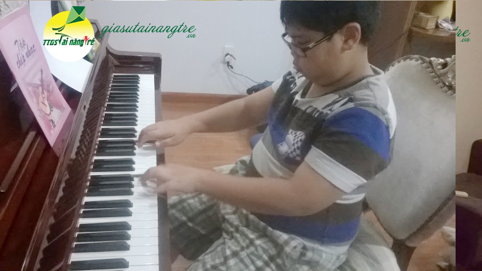 hoc piano organ tai nha