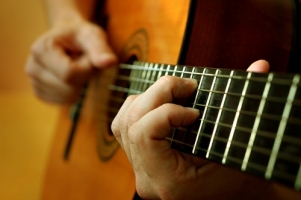 Học đàn Guitar tại nhà Hà Nội