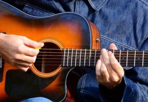 Nhận dạy đàn Guitar tại nhà